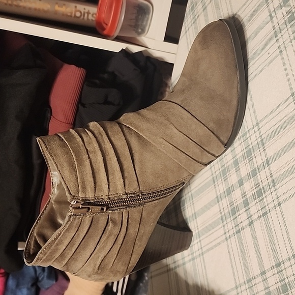 Booties - Picture 5 of 9